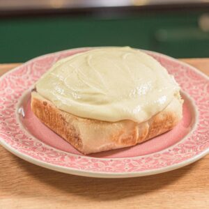 Vegan Cinnamon Buns Box of 4 large Plated